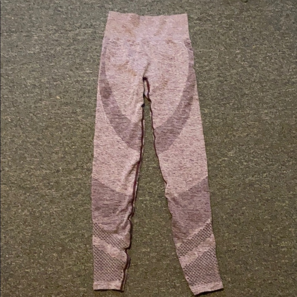 Pink seamless leggings.